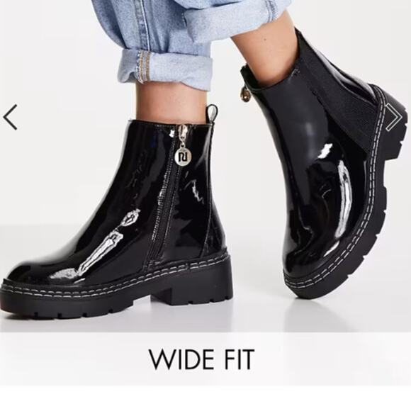 River Island Wide Fit Patent Chunky Chelsea Boot in Black Size 6 - Picture 1 of 11